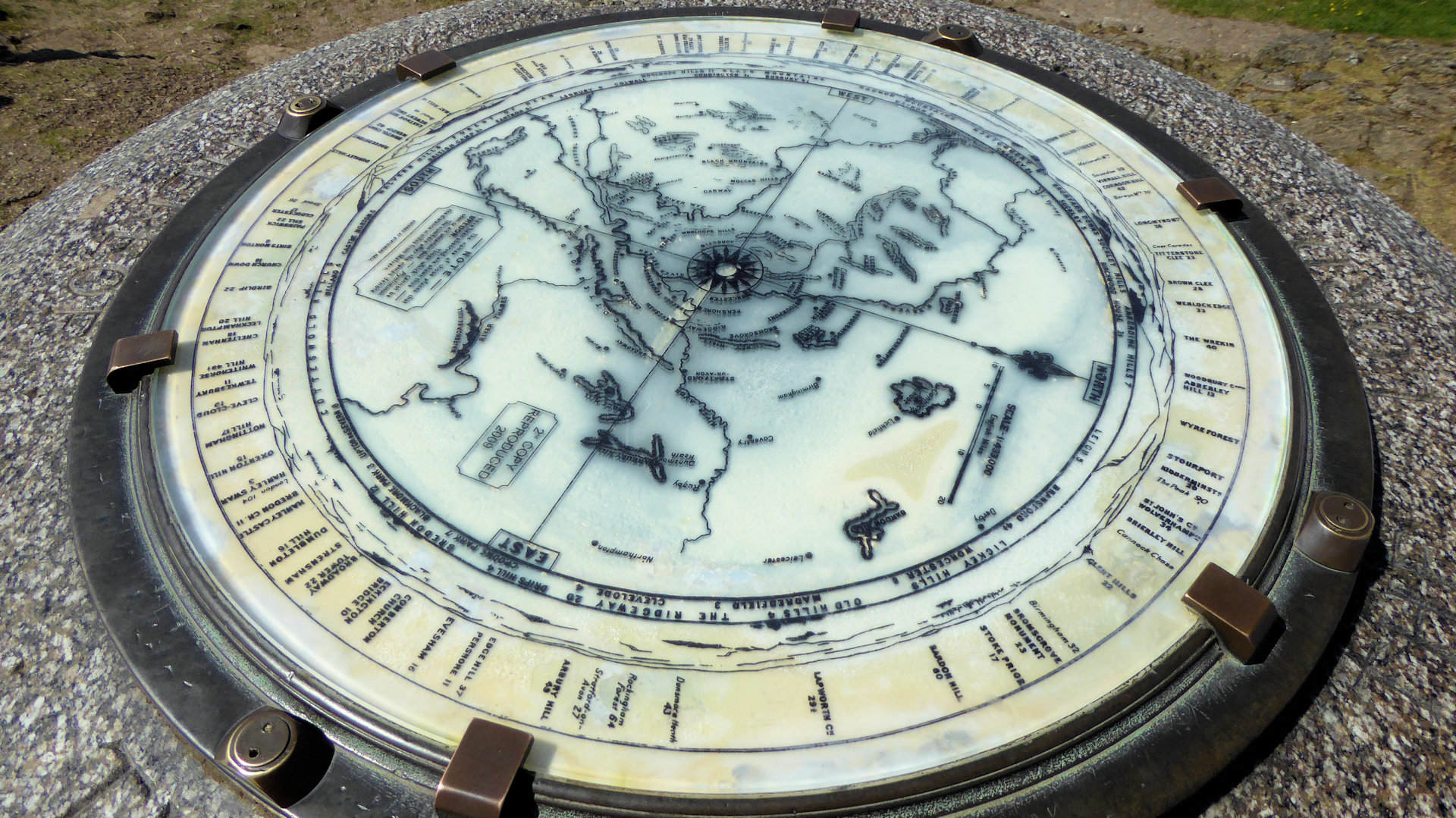 The summit toposcope on Worcestershire Beacon